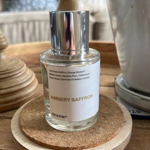 Dossier Ambery Saffron (half bottle)